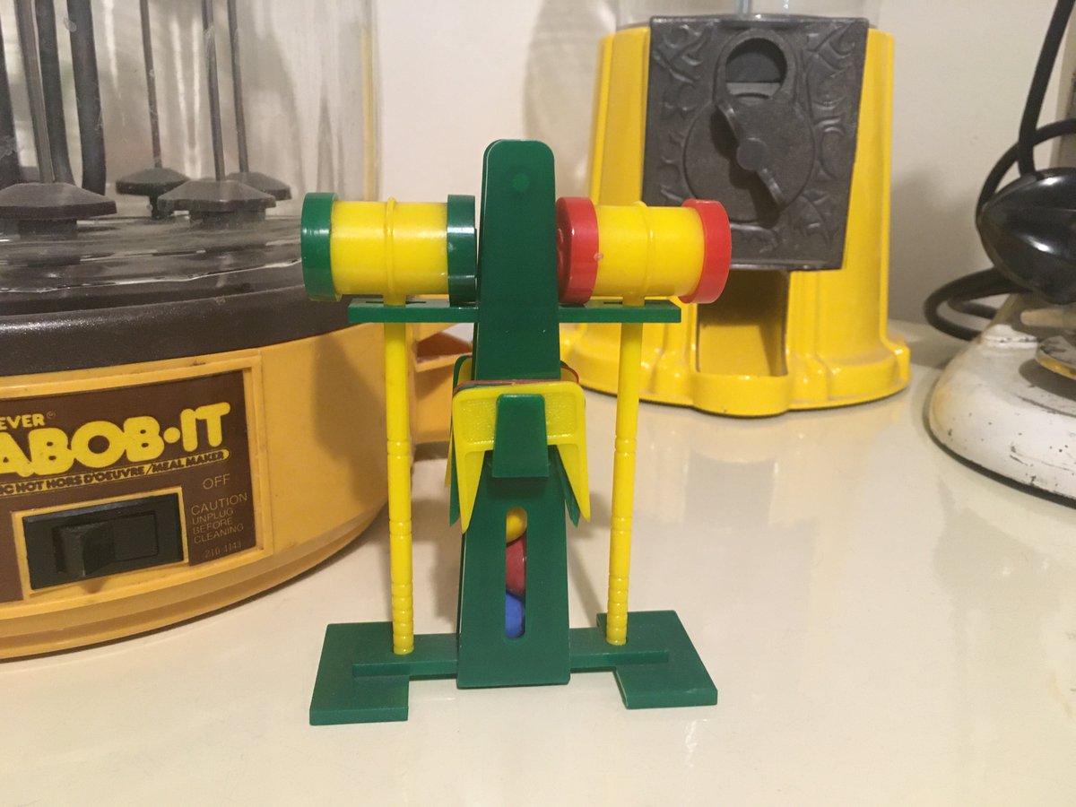 wwwestvintage's tweet image. Vintage, unmarked, plastic, 1950s/1960s Croquet salt and pepper shakers complete with steak markers and glass marbles (croquet balls)    @GoodFindStores   #SaltandPepperSunday