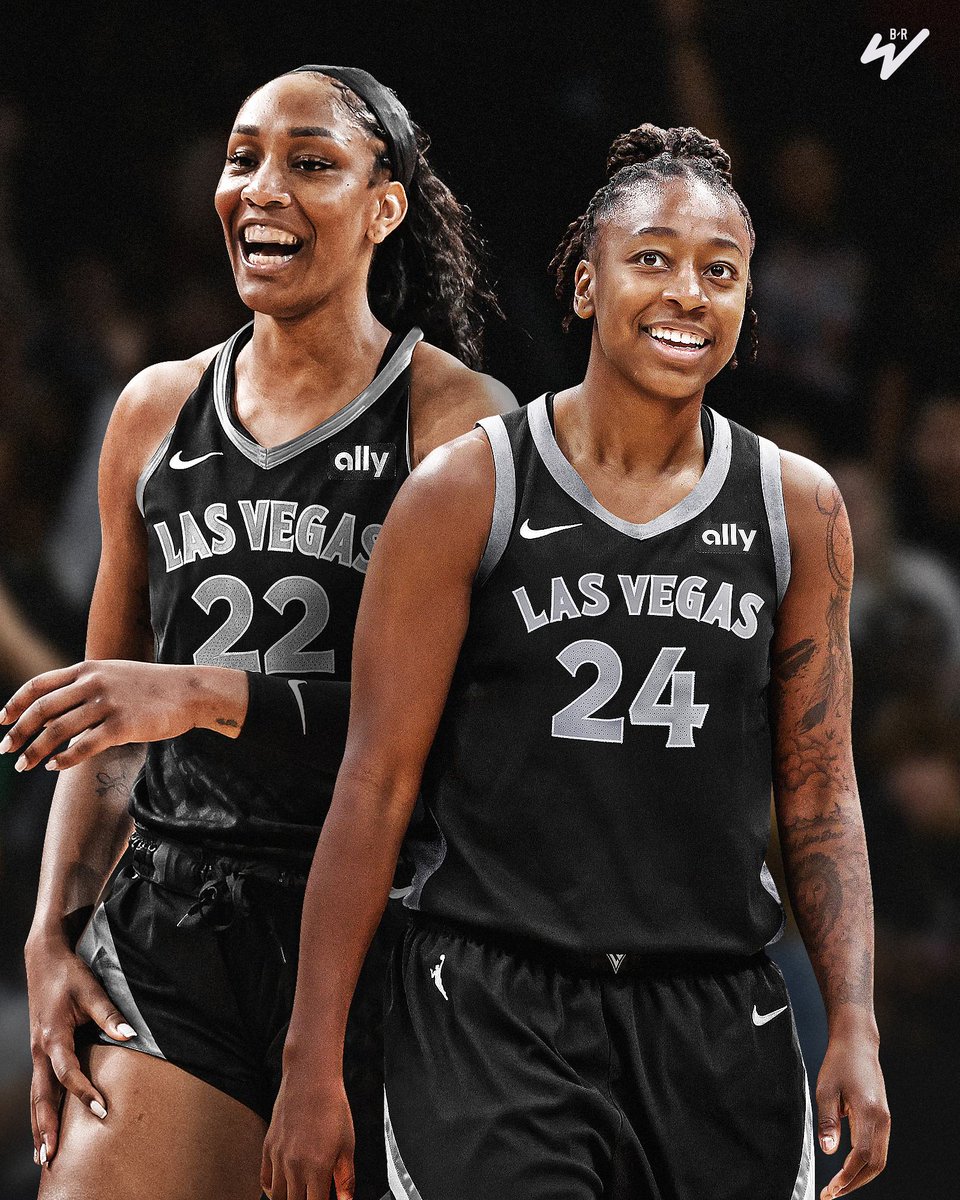 BREAKING: Kelsey Plum is being traded the Los Angeles Sparks in a multi-team deal that sends Jewell Loyd to the Las Vegas Aces, per <a href="/ShamsCharania/">Shams Charania</a>, <a href="/ramonashelburne/">Ramona Shelburne</a>, <a href="/alexaphilippou/">Alexa Philippou</a>, <a href="/kendra__andrews/">Kendra Andrews</a> 

WOW ‼️