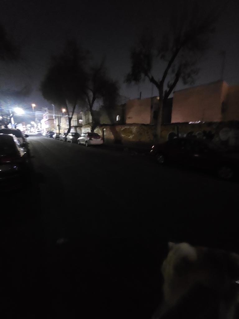 MiiaCaramel's tweet photo. @AlcaldiaAO el alumbrado de nuestra calle ya no está funcionando bien, la calle se ve muy obscura. Nos ayudan por favor?  Colonia santa María Nonoalco https://t.co/Chz7VJDsVX