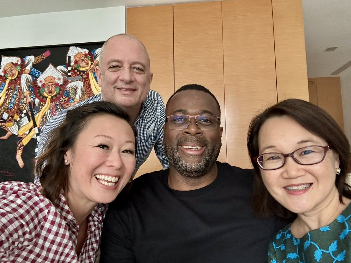 susantran's tweet image. #26/365 Grateful for a successful 18hr+ flight, the most efficient immigration &amp;amp; customs entry, and finally seeing Lisa &amp;amp; Andre in #Singapore. #LongestFlight to #SmallestCountry #Gratitude2025