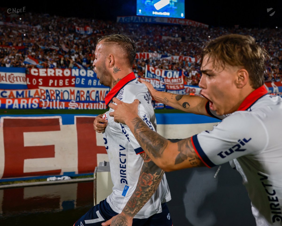 ¡NACIONAL 🟦⬜️🟥 ES CAMPEÓN DE LA SUPERCOPA URUGUAYA 🏆🇺🇾!

Venció 2-1 a Peñarol con goles de Diente López-Recoba (hijo del Chino) / García e igualó a Liverpool como el más ganador del título (3). Su anterior trofeo en el certamen lo había levantado en 2021.