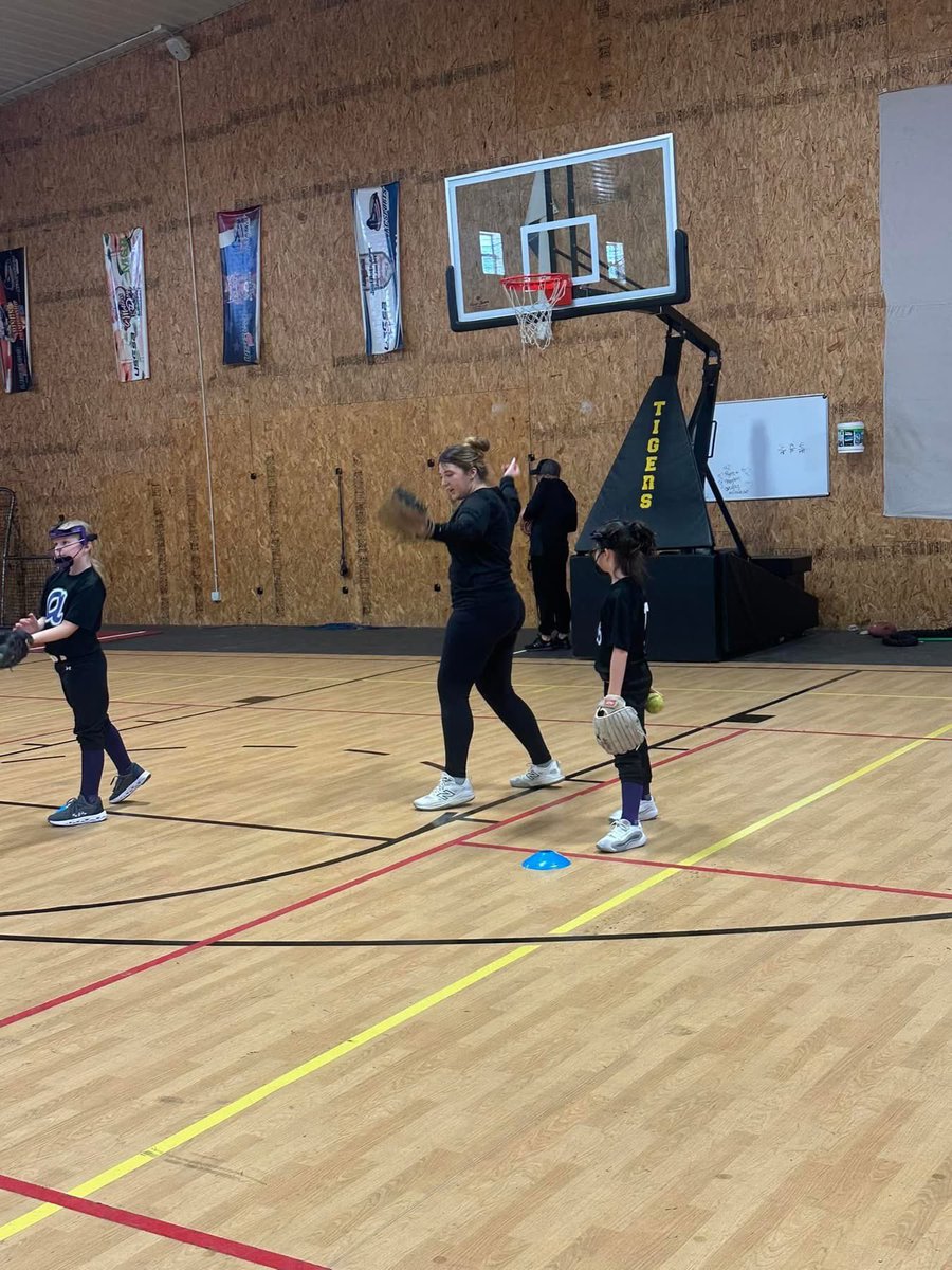 Kate Landewee (@kate_landewee) on Twitter photo Love giving pitching lessons to my 8u girls! So excited to see them improve over this offseason π #Aces #TrustTheProcess <a href="/Aces_SoftballKC/">Aces Softball</a> <a href="/KMOSoftball/">KHS Softball</a> <a href="/LindenwoodSB/">Lindenwood Softball</a> Love giving pitching lessons to my 8u girls! So excited to see them improve over this offseason π #Aces #TrustTheProcess <a href="/Aces_SoftballKC/">Aces Softball</a> <a href="/KMOSoftball/">KHS Softball</a> <a href="/LindenwoodSB/">Lindenwood Softball</a>