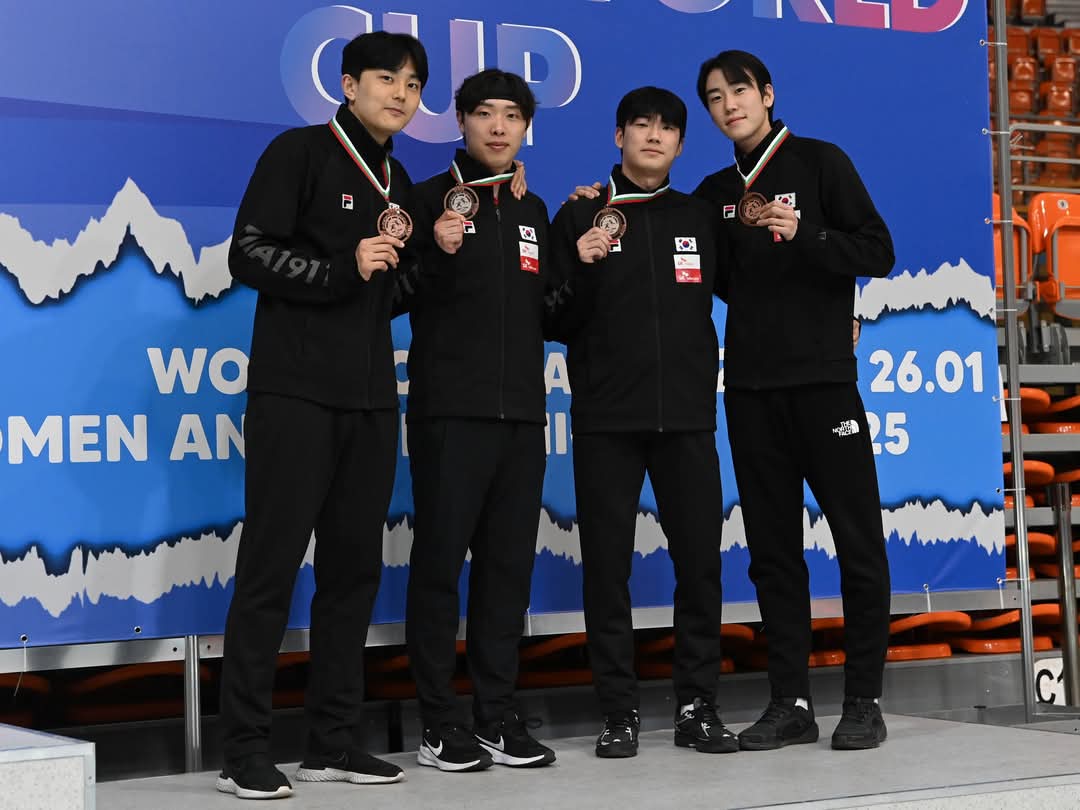 fencing_sol's tweet photo. 24/25 🤺 Fencing 🇧🇬 Plovdiv WorldCup - Men Team

< KOR 🇰🇷 최종순위 > 

🥉대한민국 
#박상원 #도경동 #하한솔 #임재윤

축하해요😻😻

#펜싱 #fencing #사브르 https://t.co/ZvtP49j5RK