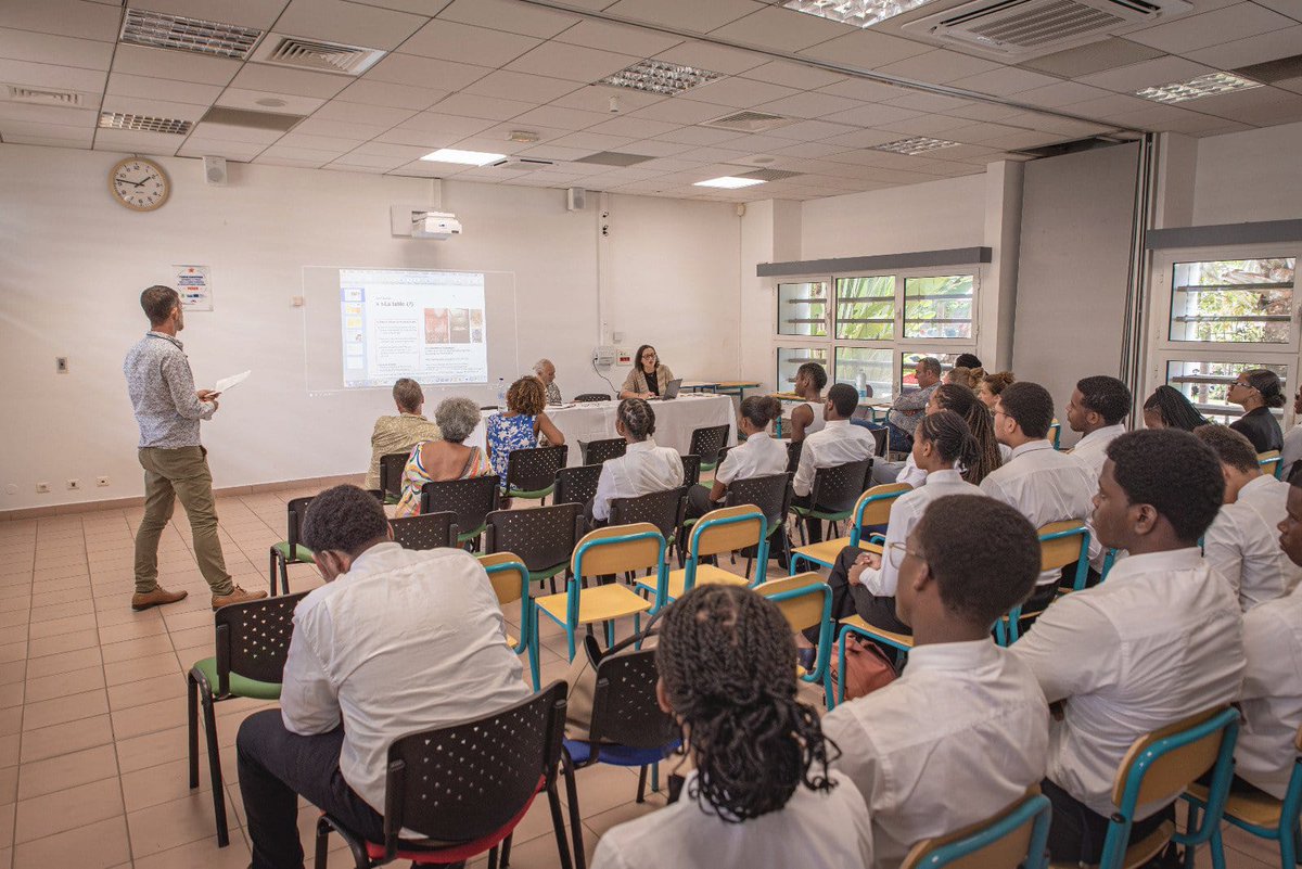 Culin'Art 2ème éd. Sublimer l'Art et la Gastronomie - scénographies, art de la table, créations innovantes - challenges. Partenariat LMHT/ LDM RG Nicolo /Maison Architecture GPE. RDV en mars pour un final surprenant! Bravo à Mrs. MAUNET,THOULOUZE, chefs de projet, et à l'équipe !