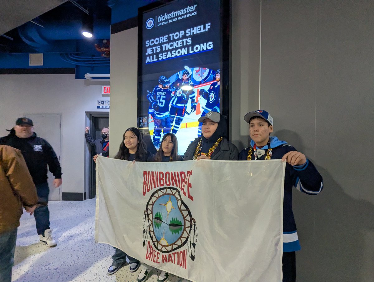 wasacnews's tweet image. Chi-Miigwech - Thank you @NHLJets for helping celebrate Indigenous culture &amp;amp; giving youth an incredible experience at our 7th year #WASACNight game #Grateful 🙏 🧡