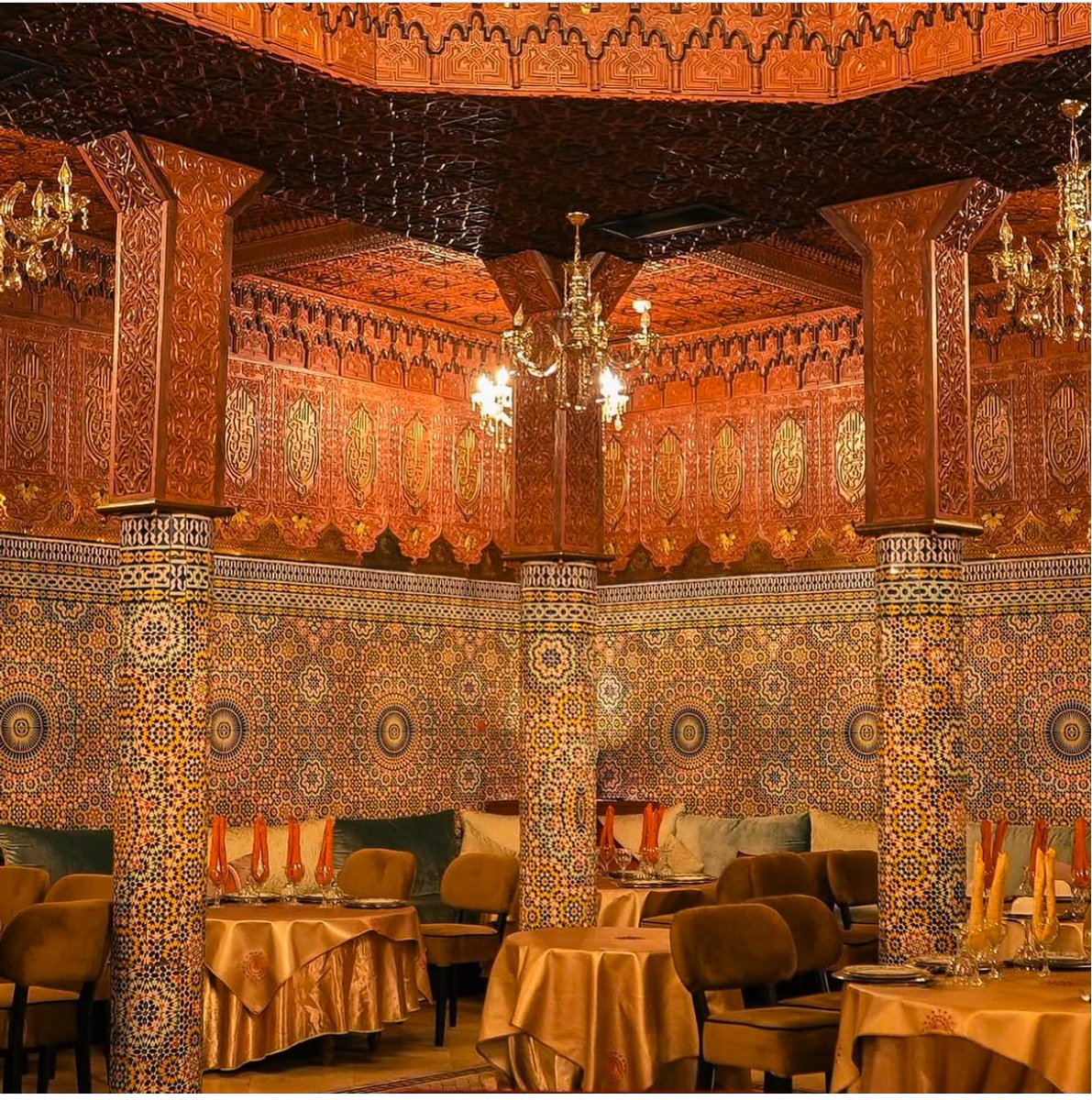 IdSoussou's tweet image. Dar Essalam, one of the oldest restaurants in Marrakech 🇲🇦✨
#Moroccan_zellige #moroccan_architecture #Marrakech #Morocco