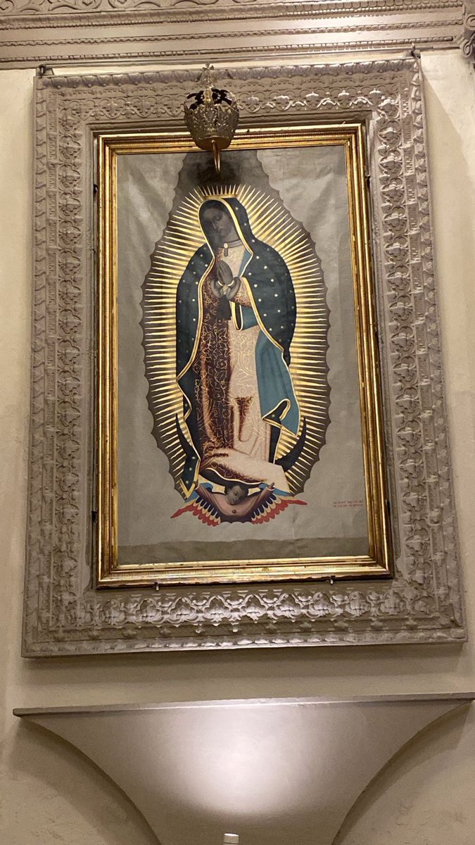 JoseCordovaa's tweet photo. Como cada domingo después de misa pasando a saludar a la Virgencita, pidiéndole que nos siga cubriendo con su manto, de mucha fe y bendiciones para todos! Amén!!! 🙏🏻🙌 https://t.co/ASjHRSoCu4