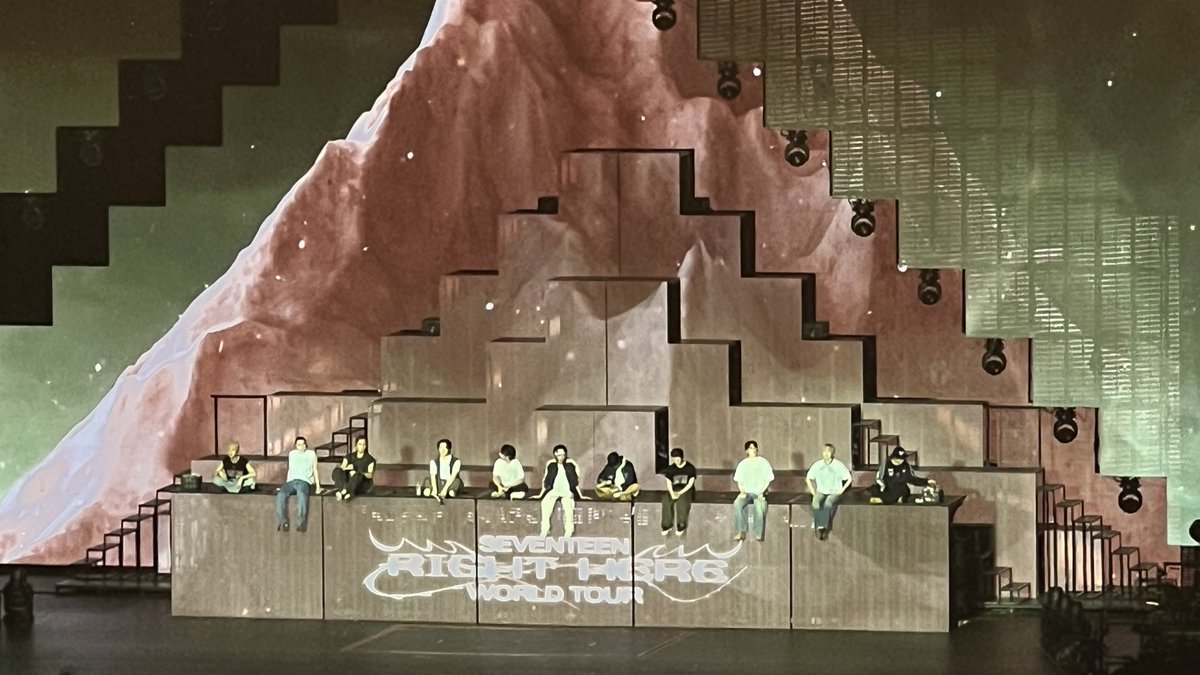 justhoonie's tweet photo. 7 years of liking them and a cancelled concert later.. finally getting to see the people that brought me to the kpop world live 🫶🏻

remembered again how much and why i like them so much... thank you for making me feel like im 13 again seventeen 🤍 see u again!! https://t.co/1nhOVliqAQ