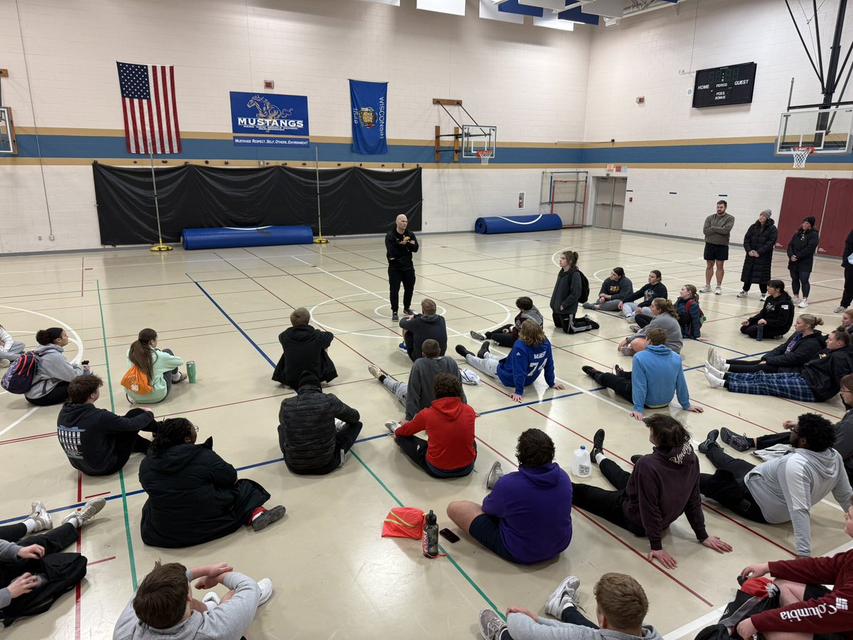 TBTFMilwaukee's tweet photo. Special thanks to Coach Kemeny from @TBTFChicago who joined us for session 4️⃣! Love his advice to our athletes:

✅ It take REPS REPS, &amp; more REPS to be a champion. Your work as a thrower is never done..

✅ Enjoy the ride! Throwing is supposed to be FUN - never forget that. https://t.co/jb6SUJzMOQ