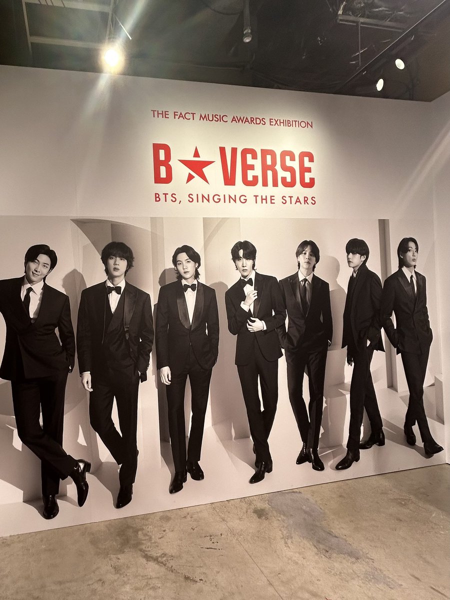 jk___a25's tweet photo. B★VERSE ENCORE IN TOKYO🎙⭐︎
VRは近付く度に悲鳴と興奮で最後までゆいちゃんと大はしゃぎ🥹ジョングクdayで、トレカはハラカド新柄きた！
GERMOGLIO表参道でランチ。止まらないトークも安定に楽しめたし、いつもアミ活一緒にしてくれてありがとう🐰♡ https://t.co/KNLTBcaWc6