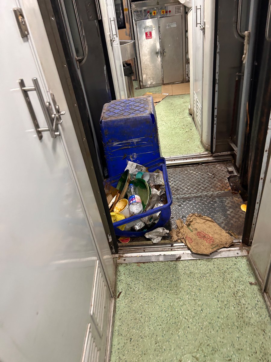 karan76gupta's tweet photo. Condition of Tejas Rajdhani cleanliness condition is worst even railmadad app is not working to submit complaints. PNR 6446738352  @RailMinIndia @GM_NRly @RailwaySeva https://t.co/jsjHWimSf1