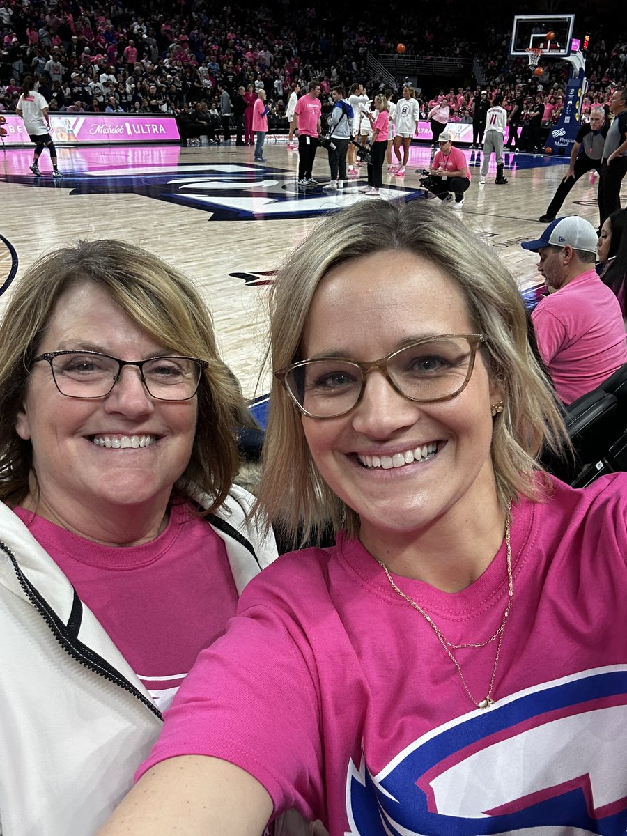 GO JAYS! #pinkout #creightonbasketball
