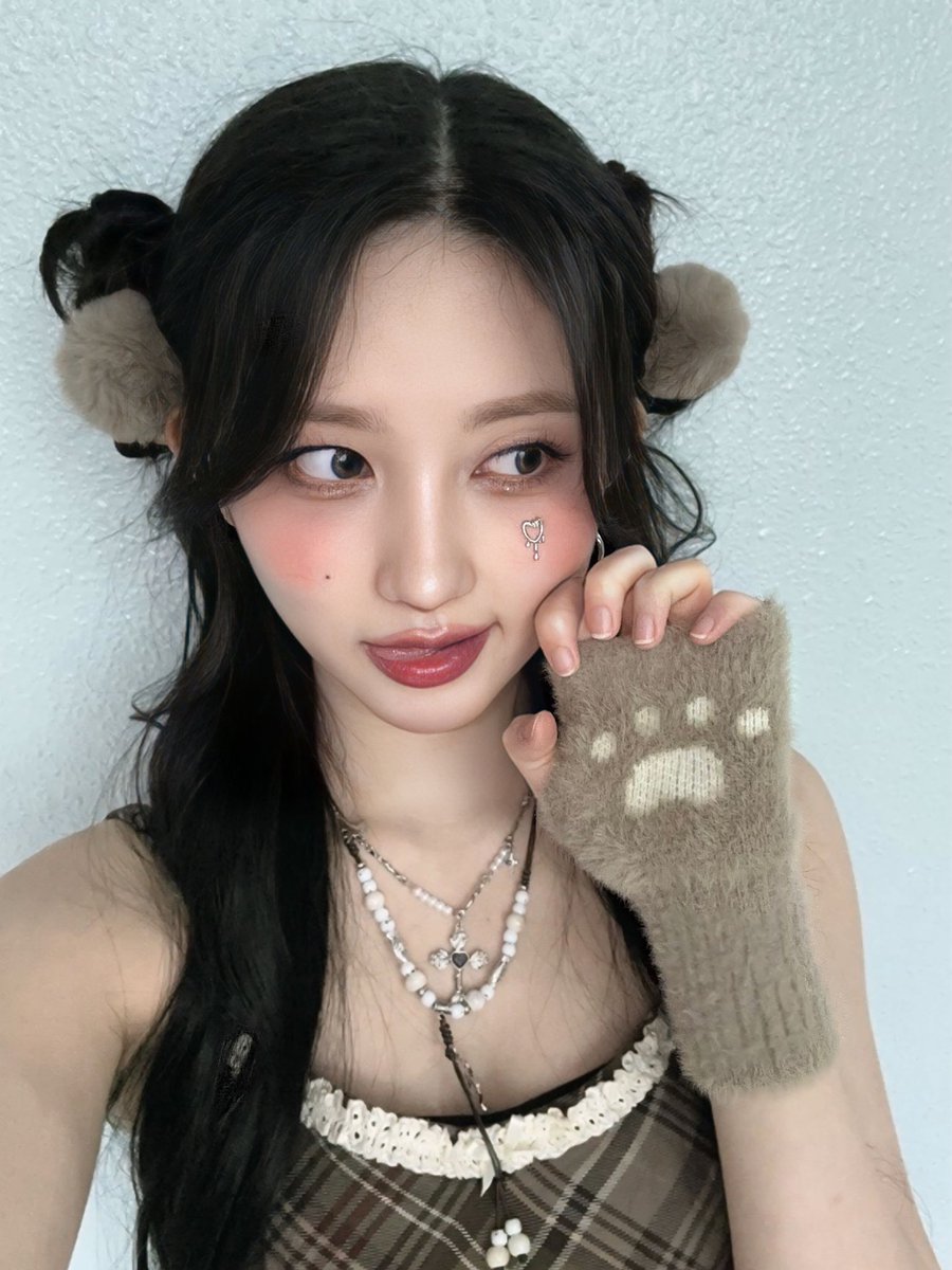 gaeulfile's tweet photo. #GAEUL #IVE https://t.co/FKVtioqKUH