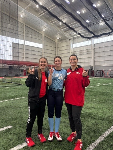 HaleyBarnes2028's tweet photo. Had an Amazing day at the NIU Softball camp yesterday. Learned so much from @SBCoachG , @CoachHClark , @emmasummers2020 , and all the NIU players. Thanks for working with me and teaching me some great drills to help me to continue my improvement. https://t.co/DI0XPBveuS