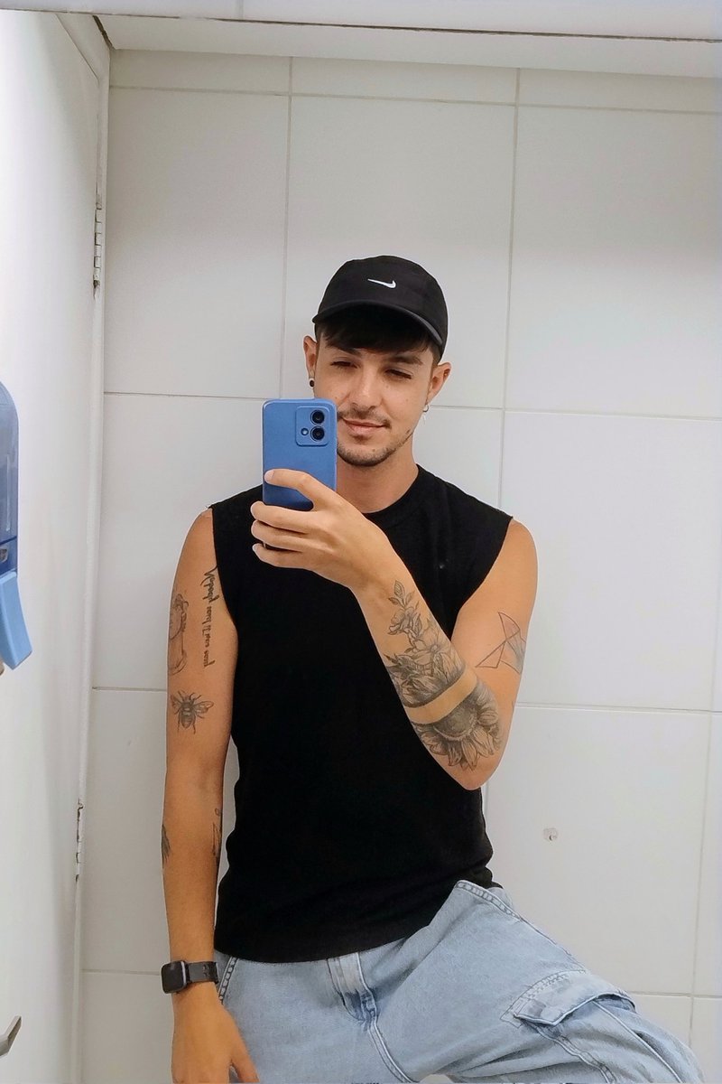 cacacelidone's tweet photo. 🖤 https://t.co/0TGzI9QQSV
