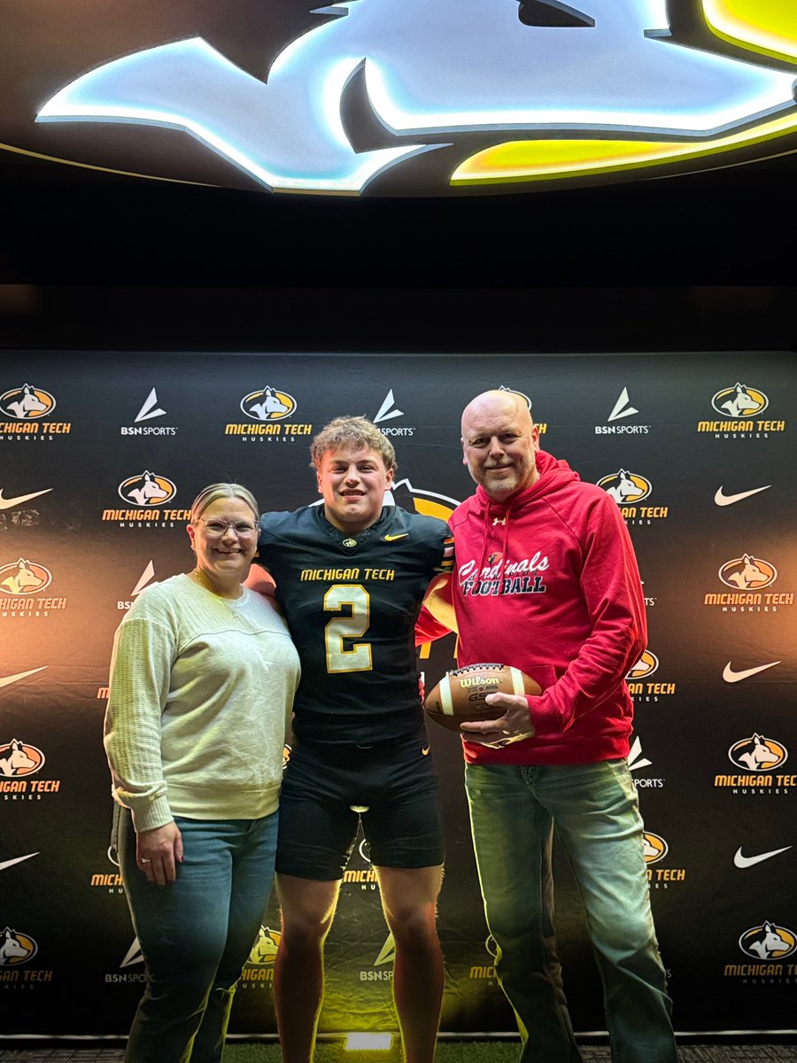 #AGTG after a great visit and conversation with <a href="/DanMettlach/">Dan Mettlach</a> I am blessed to have received an offer from <a href="/MTUFB/">Michigan Tech Football</a> <a href="/CoachJurasin/">JT Jurasin</a> <a href="/Coach_Saterstad/">Adrian Saterstad</a> <a href="/BR_Cardinal_FB/">BR_Football</a> <a href="/PrepRedzoneMI/">Prep Redzone Michigan</a> <a href="/MIexposure/">Michigan exposure</a> <a href="/MichFBFrenzy/">Michigan Prep Frenzy</a>