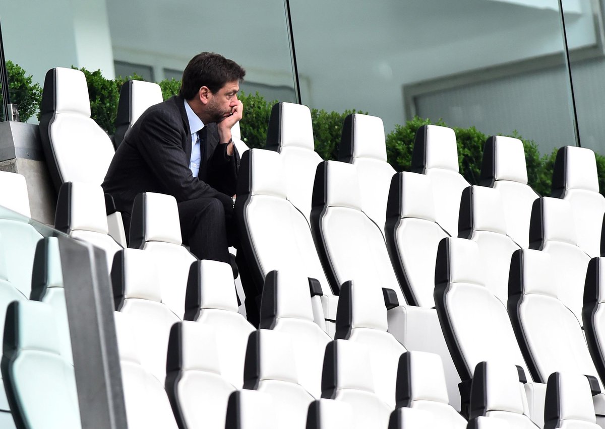 juventusfans's tweet photo. Il tempo è galantuomo, restituisce tutto a tutti… 🤍🖤 https://t.co/DxXQGSL1ce