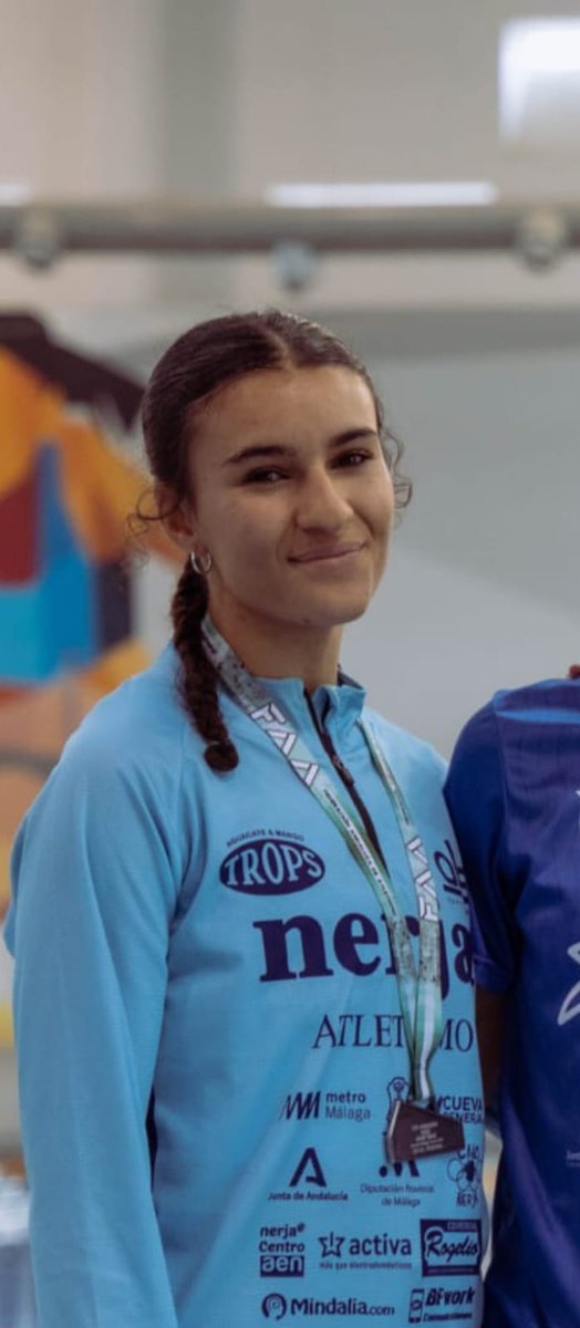 Carmenalvare_'s tweet photo. Ambas han competido en los 200 metros lisos con resultados increíbles:
🥈 Paula Vargas, subcampeona de Andalucía, ha logrado su marca personal y la mínima para participar en el Campeonato de España.
🥉 Marta Vargas, tercera clasificada, ha conseguido... https://t.co/9BDyfKFuvK
