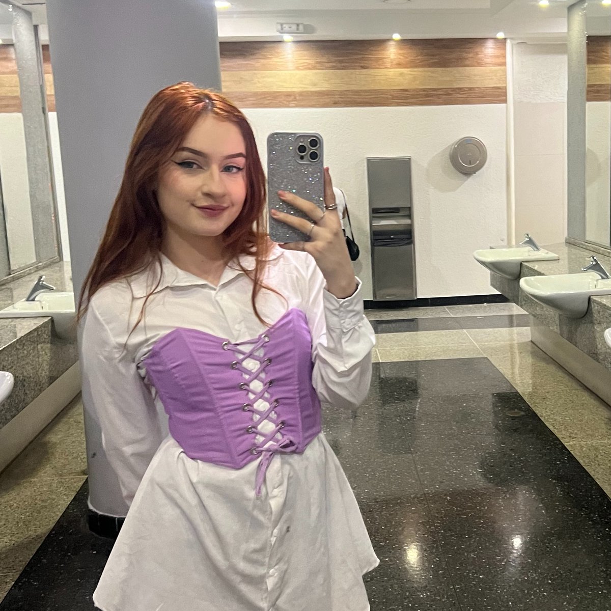 Gingerglammxo's tweet photo. @liljay11k Make sure your alone 🙄 https://t.co/Pu8yI8Nrh5