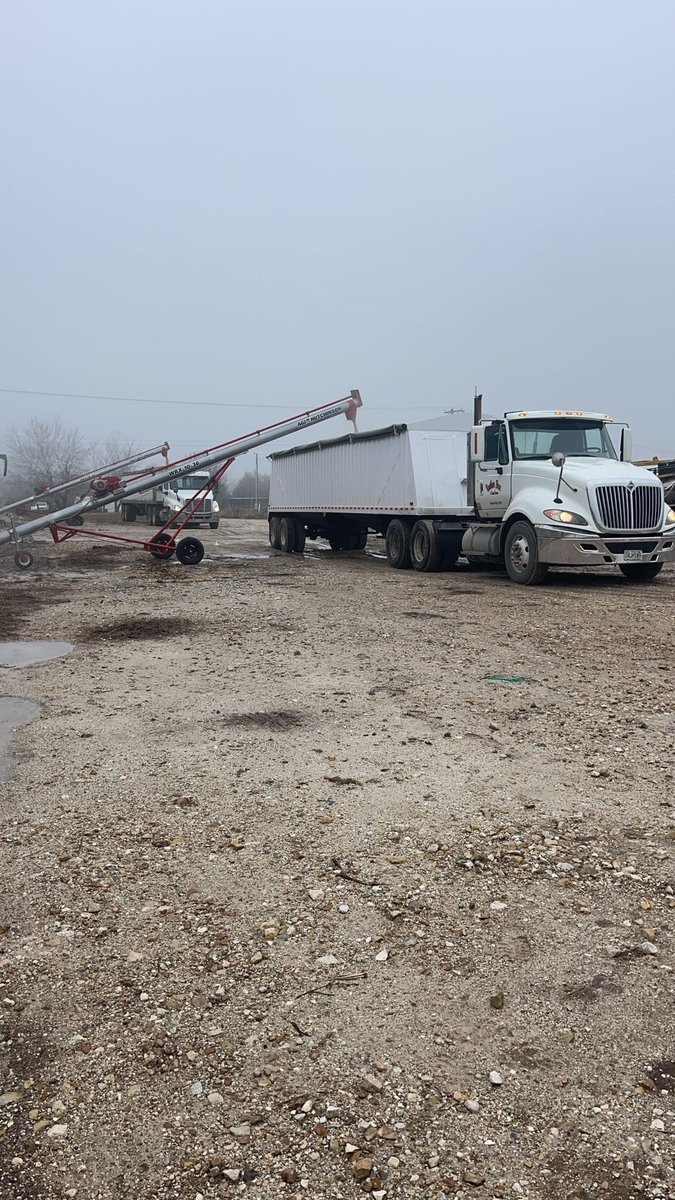 Colby_ruether's tweet photo. @gavin_spoor fleet of plastic rigs 🫡 https://t.co/0p8H08yTPq
