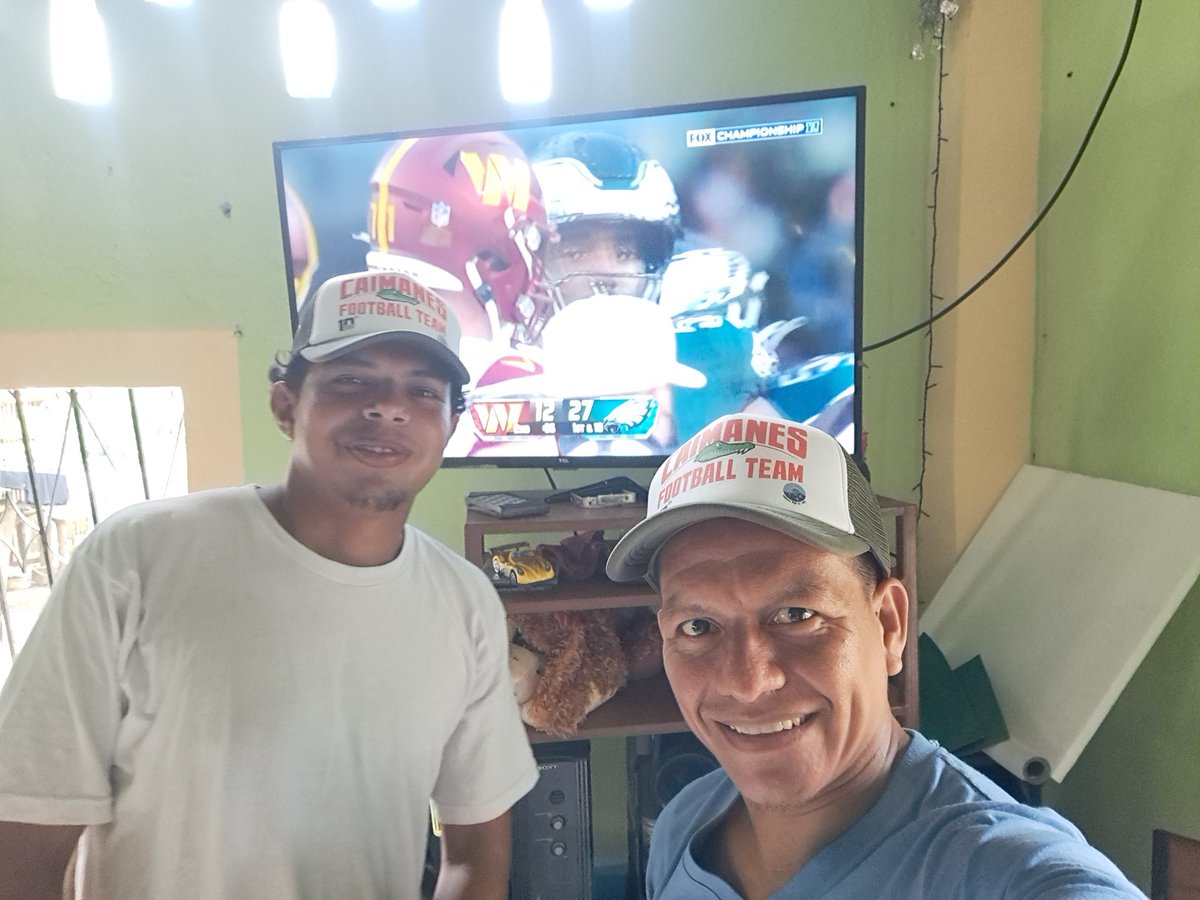 Disfrutando del buen Football Americano por <a href="/FOXImpactoNFL/">FOX Impacto NFL</a>
Leonardo Franco QB de Caimanes 
Alex Franco Coach
#CaimanesFootballTeam presente, saludos desde Ecuador