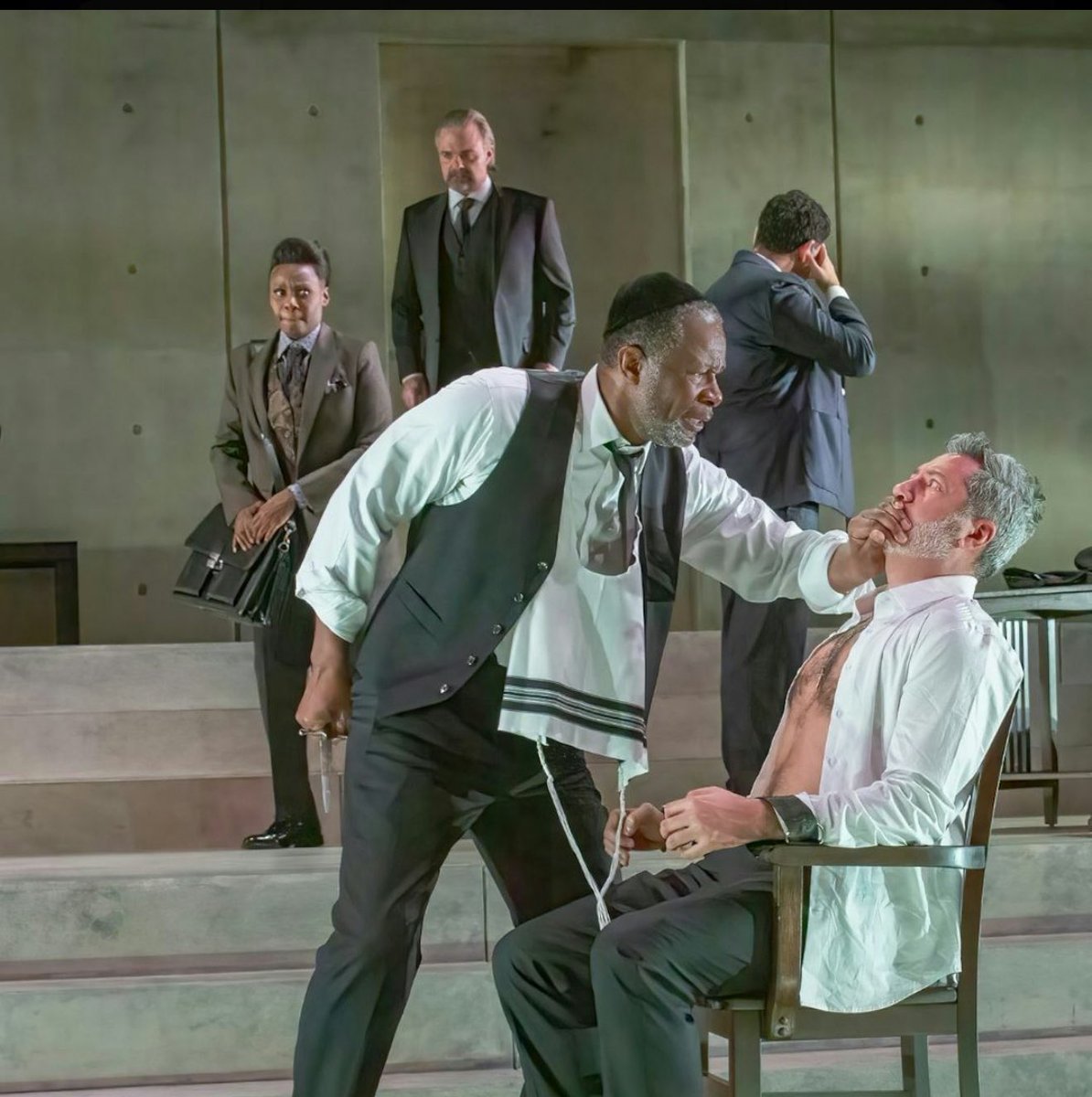 The Merchant of Venice at The Royal Lyceum Edinburgh*****

“When the Lyceum created The Shakespeare Exchange…I doubt even they knew the impact the company’s Edinburgh debut would have on its audiences”

Read more from <a href="/claresluvvies/">Clare Brotherwood</a> …

uktheatre.mn.co/posts/78350581