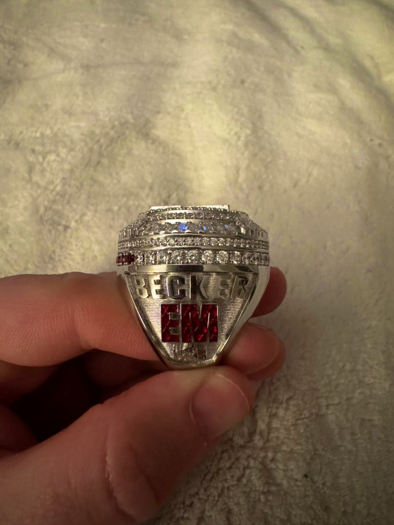 Chris Becker tweet media