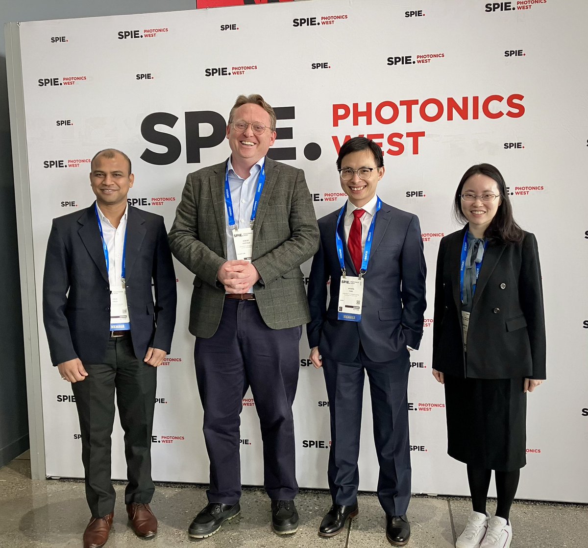 QuantumSensorsGlasgow (@quantumsensors) on Twitter photo Great to catch up with Weibing & Baozhu from <a href="/PennMedicine/">Penn Medicine</a> <a href="/PhotonicsWest/">SPIE Photonics West</a> 🏴 🤝 🇺🇸 Great to catch up with Weibing & Baozhu from <a href="/PennMedicine/">Penn Medicine</a> <a href="/PhotonicsWest/">SPIE Photonics West</a> 🏴 🤝 🇺🇸