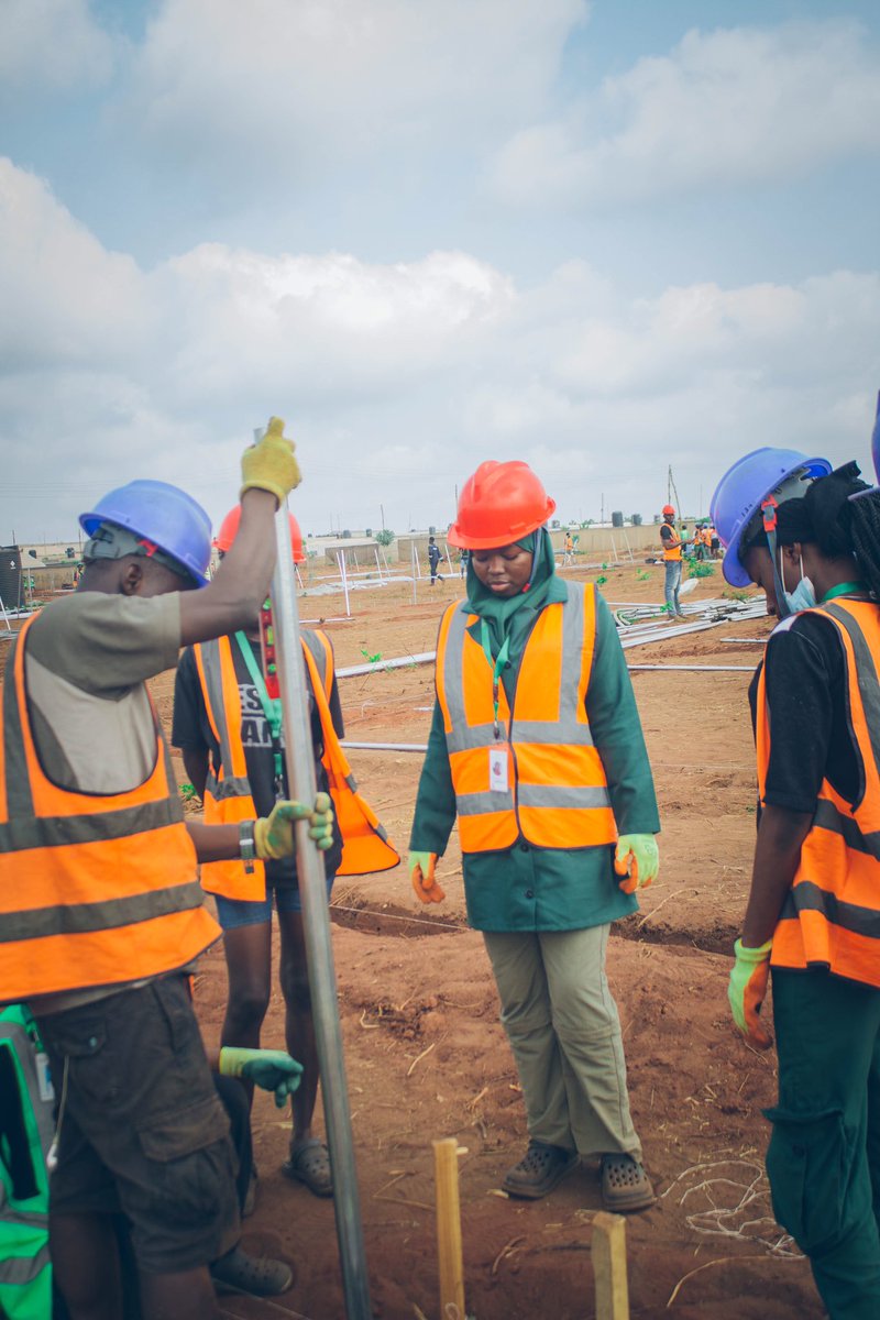 Tito_Art19's tweet image. “Week 3” 2025
Started this week with collection of sand  and granite and die casting of galvanized pole then plum to know if the poles are straight and aligning 

Photo by me📸

#EYiA #eyiaprestige  #mastercardfoundation