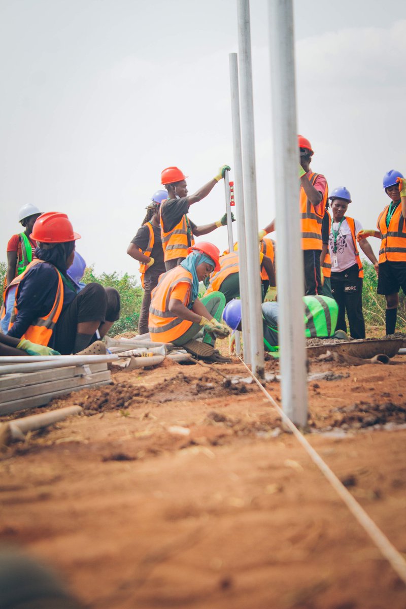 Tito_Art19's tweet image. “Week 3” 2025
Started this week with collection of sand  and granite and die casting of galvanized pole then plum to know if the poles are straight and aligning 

Photo by me📸

#EYiA #eyiaprestige  #mastercardfoundation