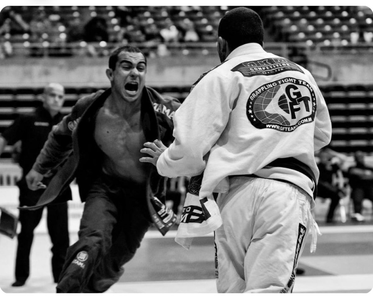 BernardoFariaJJ's tweet image. Jiu Jitsu taught me to control only what I CAN CONTROL!

If I could summarize my entire Jiu-Jitsu competition career in just one picture, without any doubt, it would be this one… And the funny thing is, I didn’t even win this match; I lost (finals of Pan Ams 2011).

But the…
