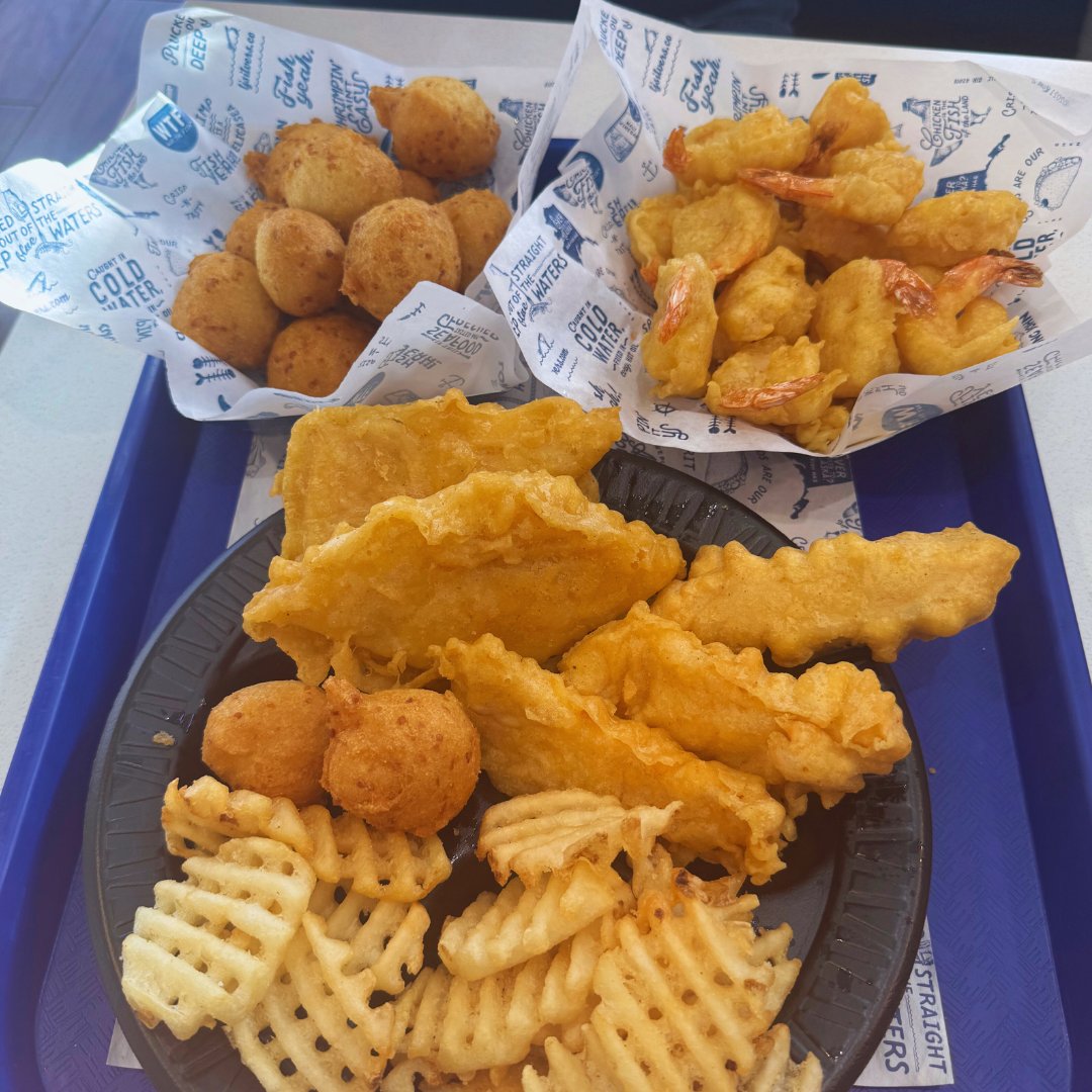 Long John Silver's 🟡 tweet media