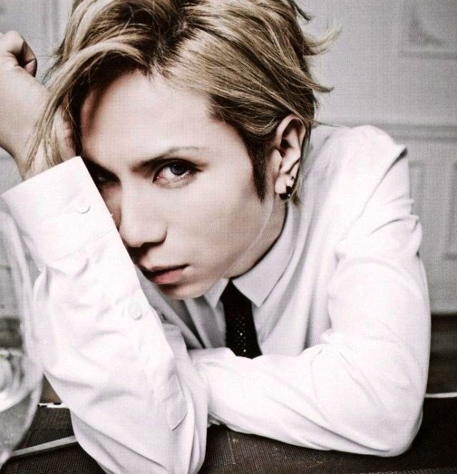 abc_justice12's tweet photo. yasu様お誕生日おめでとうございます🎂🎂🎁🎉元気で過ごしていることを毎日祈るばかりです。いつまで経ってもteam ABCはyasu様のこと待っています大好きだー��ー！愛してない🥰
今までのジャケット組み合わせたやつ素敵ですありがとうございます😭

#AcidBlackCherry 
#yasu性誕祭
#yasu https://t.co/u8Wq2EuJjG