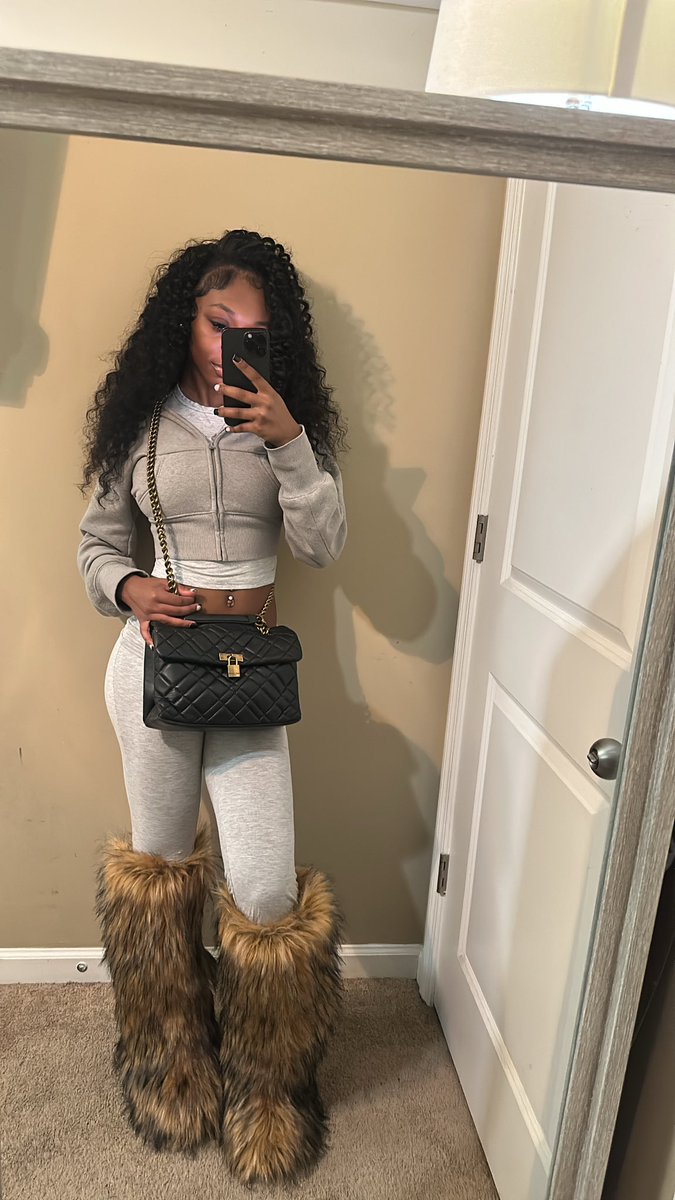 100buckgotti's tweet photo. Bae u lookin like a snack 😏 https://t.co/DIKevcKKGD