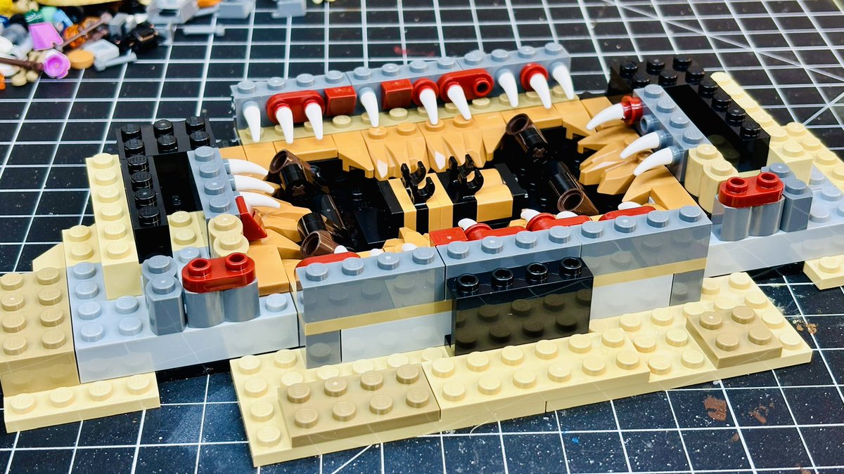 Had a blast on <a href="/Twitch/">Twitch</a> this weekend! 🧱 Built the #LEGO #HarryPotter Owlery &amp; Dueling Club, then started the @LEGO #StarWars Desert Skiff &amp; Sarlacc 🌌⚔️. Such a fun stream! How was your weekend? Let me know! ⬇️ #LEGOBuilder #TwitchStreaming