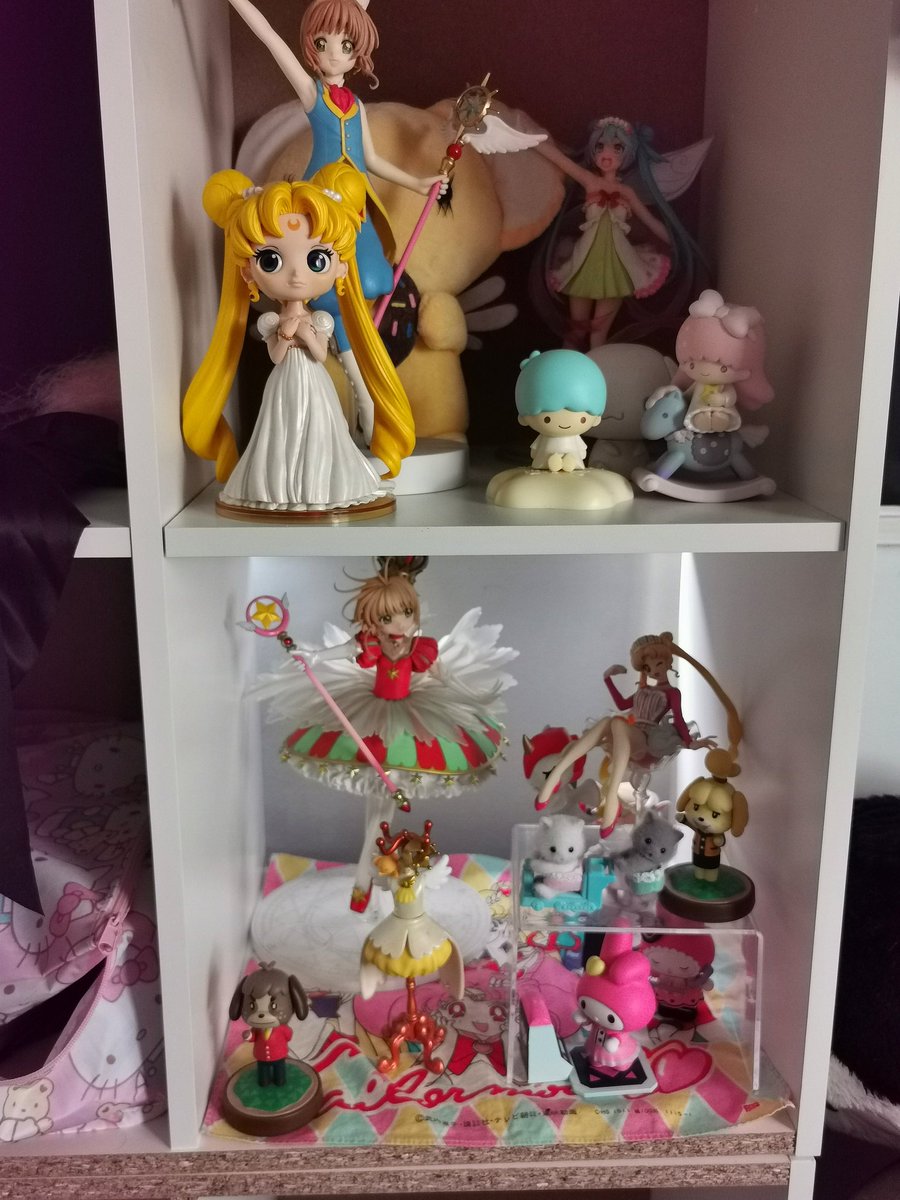bitchfaun's tweet photo. rearranged my figures :))) https://t.co/9aM70LxKBq