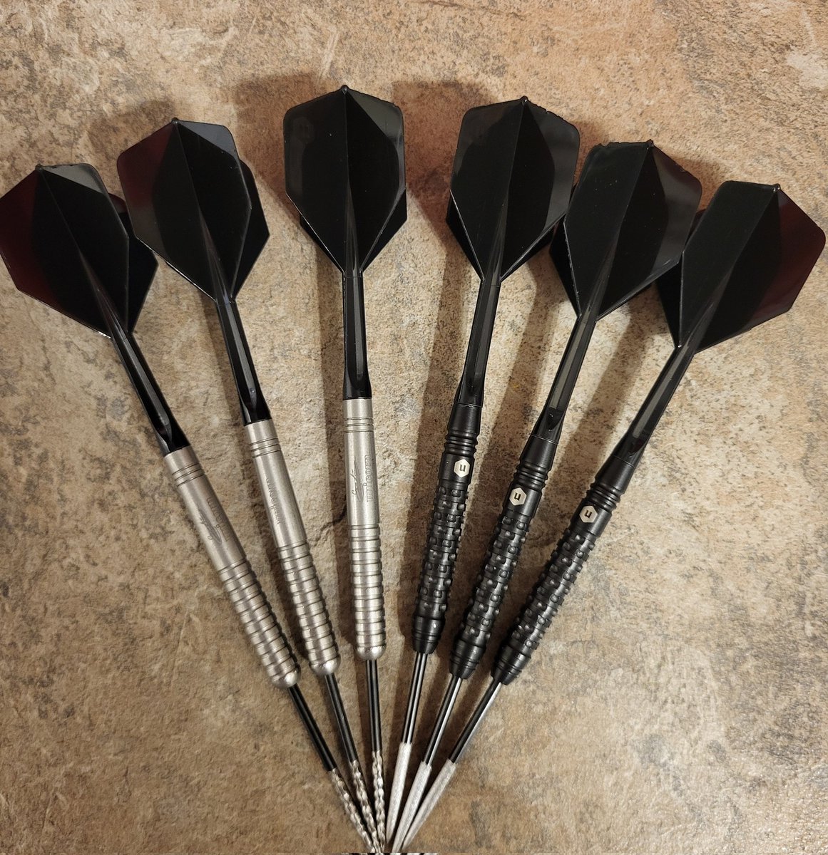 BraemarGareth's tweet image. So after being brutalised in the weekly comp. Played a couple games against Aidan. Still can&apos;t decide which darts I prefer. Might just keep using both. Cheers @JackBowman180 for organising the weekly. Hopefully get a better draw next time. ##ForEveryPlayer #pointproven