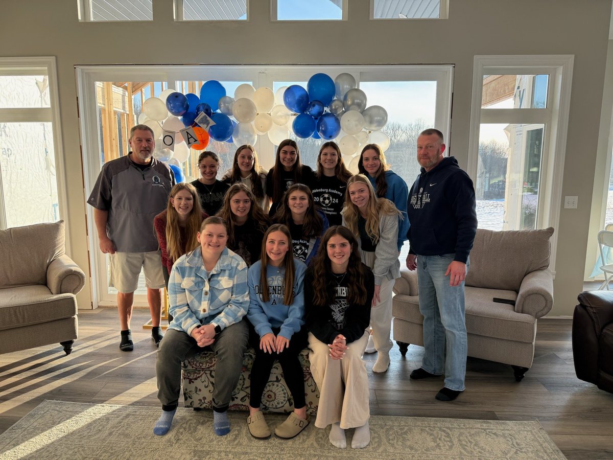 SamplesBrian's tweet photo. @IHSAA1 @IHSAAtv Oldenburg Lady Twisters ready for sectional draw! https://t.co/z1LOnyF2A5