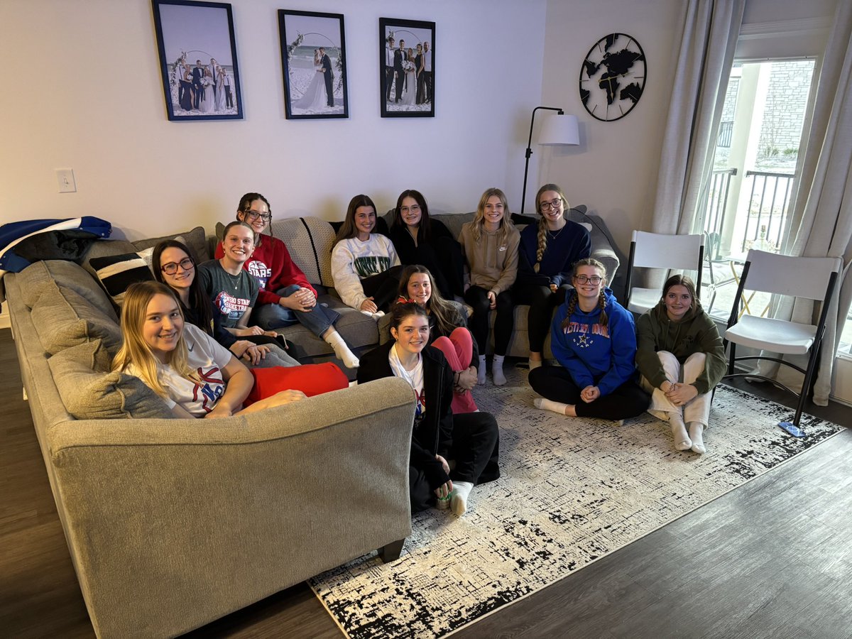 Sectional draw viewing party! Thanks to Coach Magee for hosting! #WinTogether #LoseTogether #BetterTOGETHER 🏀⭐️
<a href="/IHSAAtv/">Champions Network</a> <a href="/IHSAA1/">IHSAA</a>