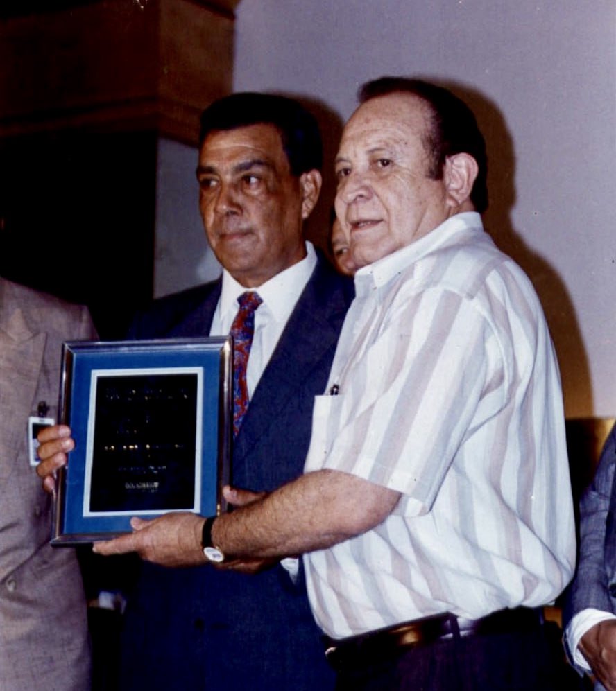 El 26 de enero de 1996, Héctor Espino fue seleccionado para ingresar al Salón de la Fama del Caribe. Espino fue el primer jugador azteca que recibió tal distinción. El Superman de Chihuahua fue campeón de bateo en la Serie del Caribe de 1974 con porcentaje de .429. 🙌🏼