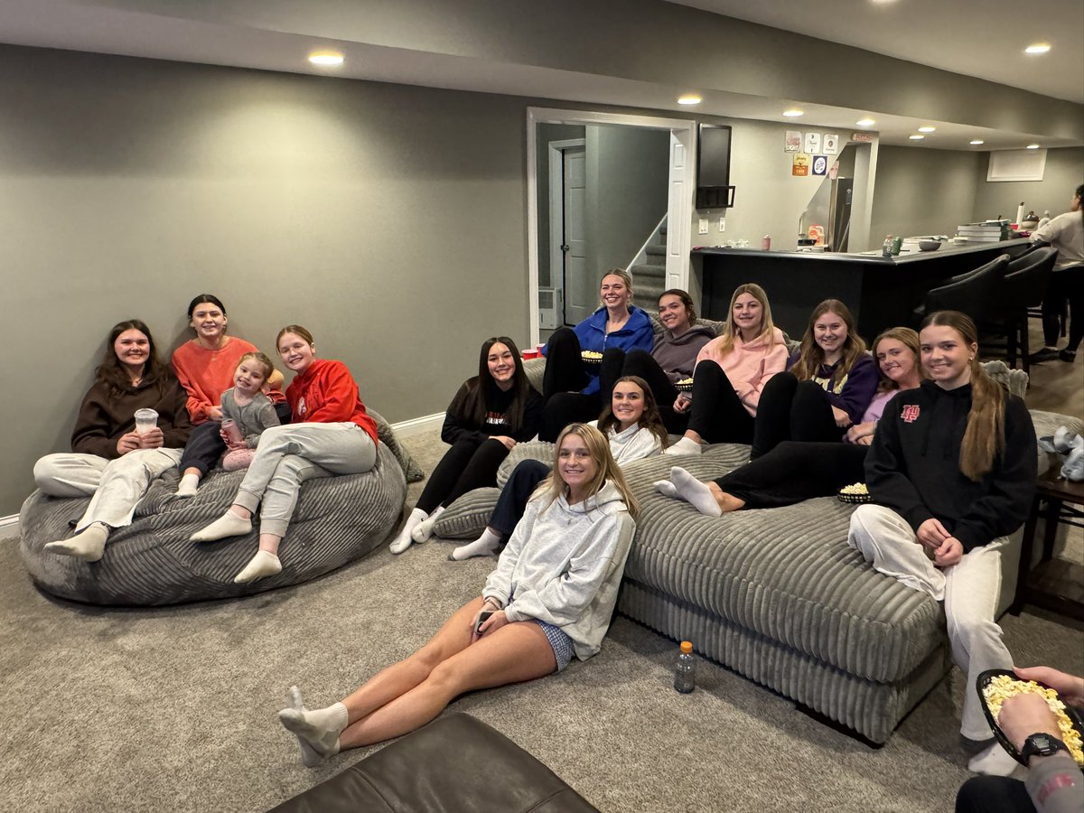 nphsgirls_hoops's tweet photo. Always a favorite day….The @IHSAA1 Sectional draw watch party! 

GO, DRAGONS! 

@1IHSAAtv @gregrakestraw https://t.co/NOCvshOqir