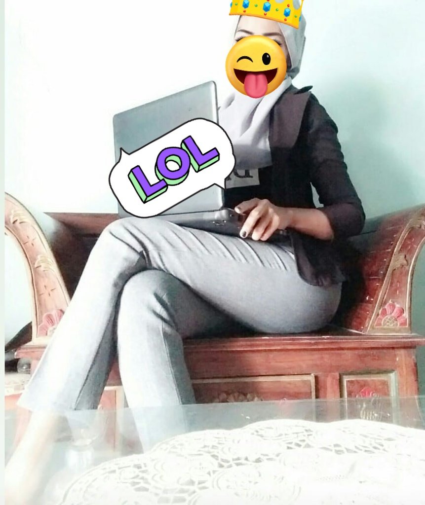 رجعت تاج رؤسكم خنزيرات عمات وملكات وسخات تفوووو ريتويت