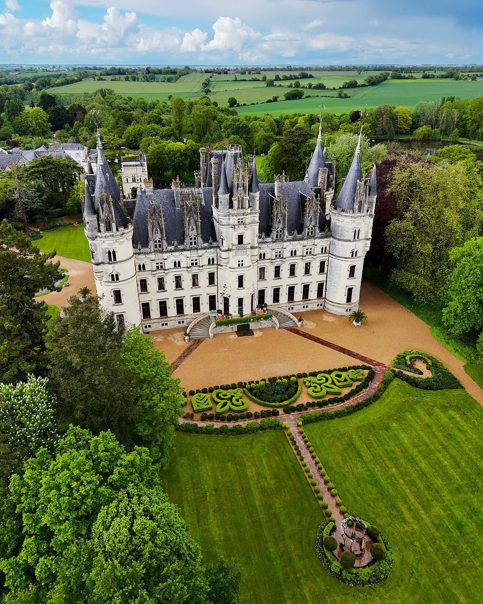 archi_tradition's tweet photo. Château de Challain-la-Potherie, France 🇫🇷 https://t.co/TJApZ3nwsK