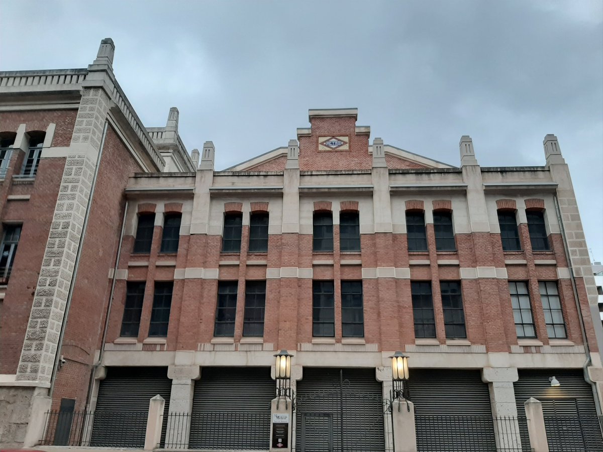 PalaciosRamilo's tweet photo. La Nave de Motores, central eléctrica autónoma de Metro en el barrio de Pacífico. 
Una de las escasas centrales térmicas conservadas con su maquinaria original en España.

#AntonioPalacios #ObraIndustrial https://t.co/x9UoG2wbMQ
