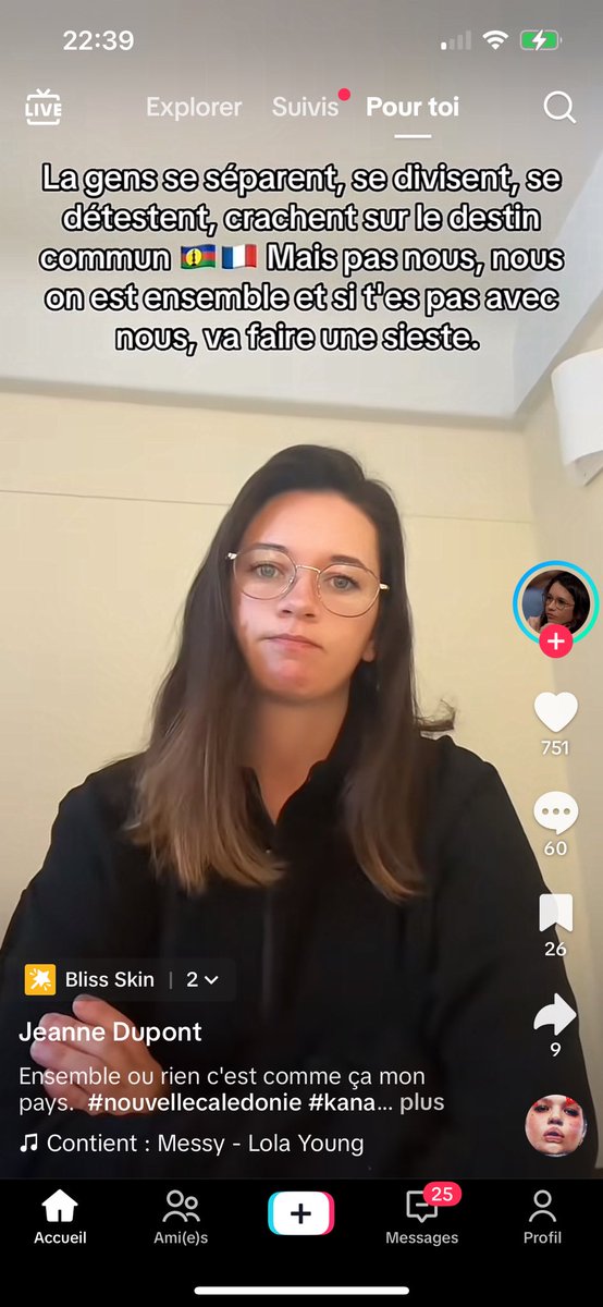rko78280's tweet photo. elle aussi un jour va falloir parler de son cas 🤣 #entredeux https://t.co/4cFnVeyl0t