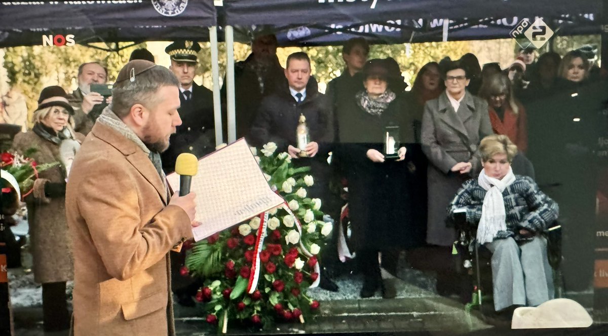 StiftungHausOS's tweet photo. Über das Todesmarschgedenken in Gliwice-Bojków hat das zweite niederländische Fernsehen heute berichtet @Gerhard_Gnauck @Kons_Niem_Wro @Bart_Wielinski @susannazdrzalek @AsiaSto @NoraSchu @landnrw @Landtag_NRW @WDR @LpBNRW https://t.co/5hrKPKKo8K