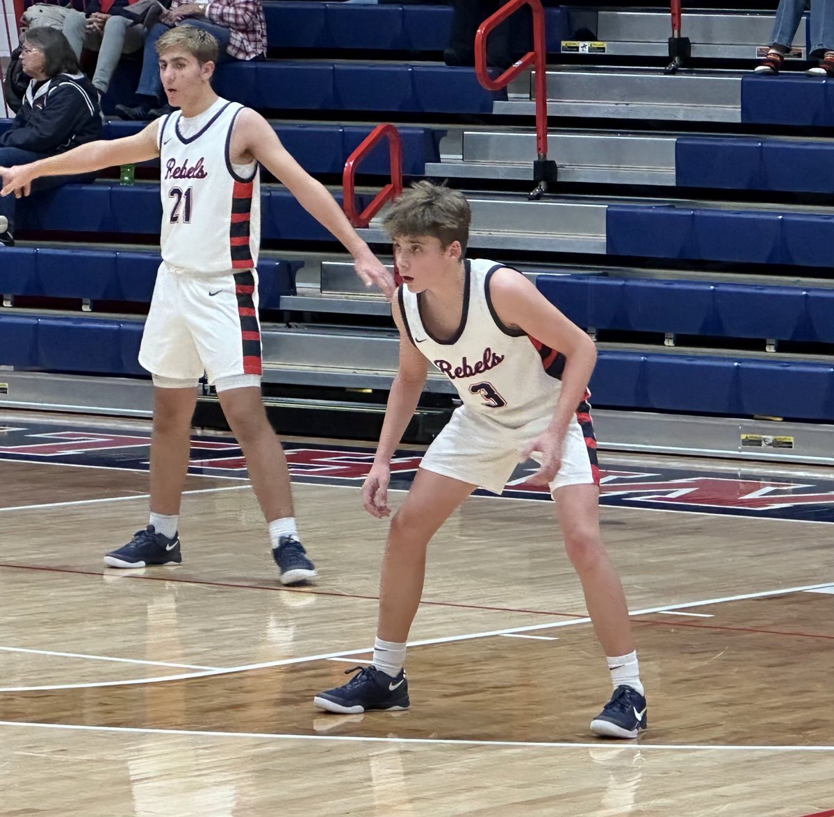 tsi2028's tweet photo. #TSISpotlight Freshman PG Andrew Nussbaum had another big JV game for Southwestern Hanover with 19 points, 3 steals, & 3 rebounds on 5-7 threes in a win over South Central. Kid can flat out shoot it. @pwooley03 @KevinMoses38 @BRamseyKSR https://t.co/vWD6uRyoQ4