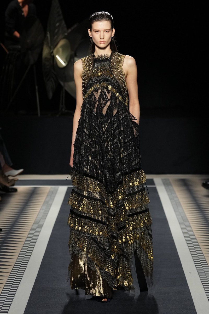 kendam_com's tweet photo. Lanvin Pre-Fall 2025 collection and Men's Fall  Winter 2025-2026 collection fashion show at Paris Men Fashion Week FW25  (January 26, 2025) https://t.co/Mq7fpxUFEJ

#Lanvin #PreFall2025 #PF25 #Runway #FashionWeek #Paris #Kendam https://t.co/7x4FEgnK36
