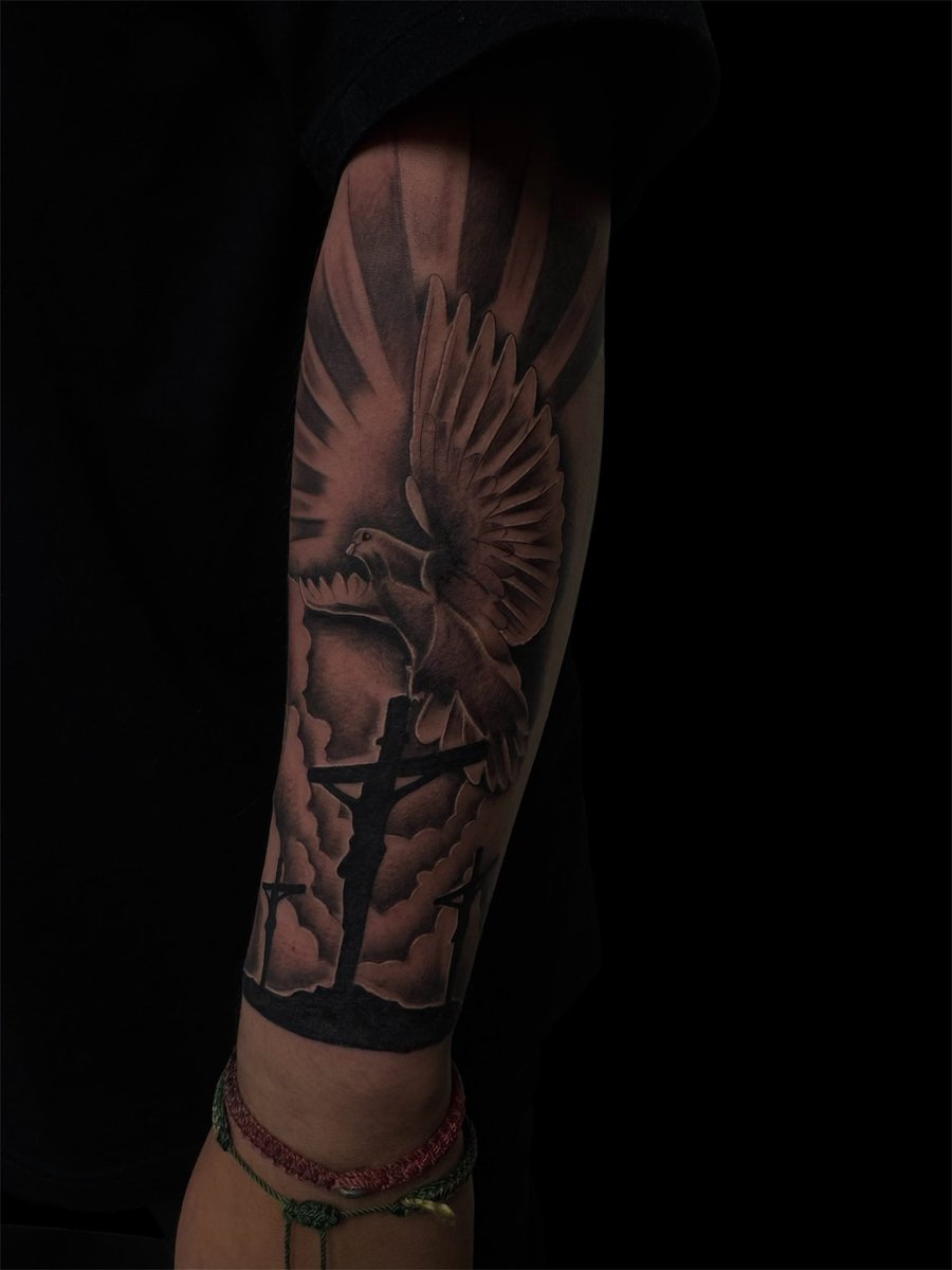 Gabriellag_23's tweet image. Had fun doing this one the other day! ✝️

#tattoos #religous #crosses #arizona #catholicart #tucsonaz #tattooartist