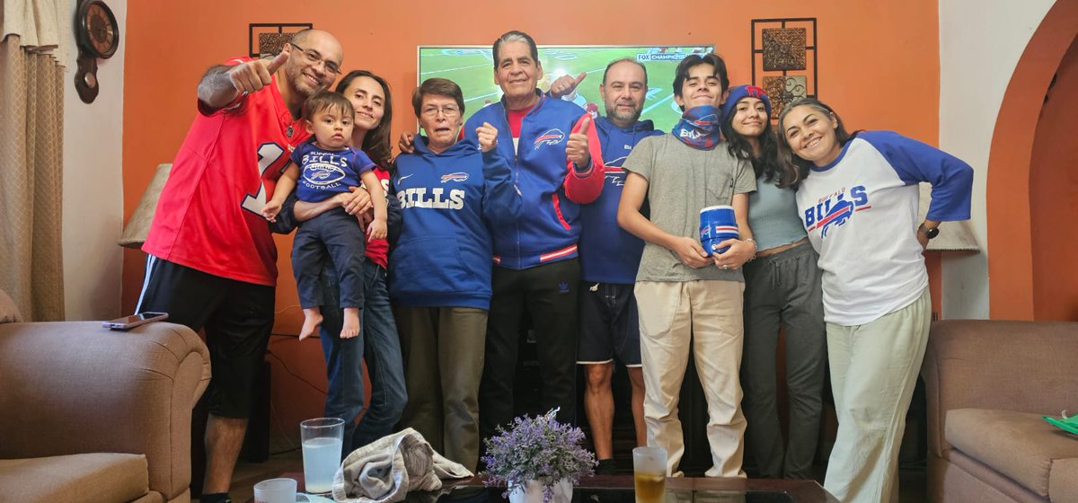MC_Shadow's tweet photo. #NFLenFox #foximpactonfl
Apoyando a los Bills desde la CDMX https://t.co/oQNforbohg